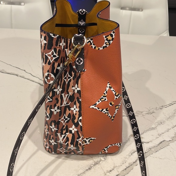 NWOT Authentic Neo Noe Wild at Heart - Picture 8 of 8